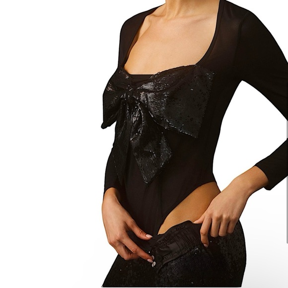 Anthropologie Black Sequin Bow Bodysuit - Size Medium - Picture 3 of 4